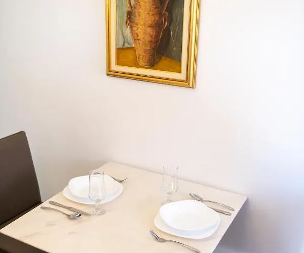 Apartament Bella *